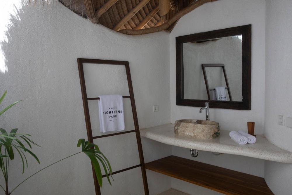 81 Palms Resort Nembrala Δωμάτιο φωτογραφία